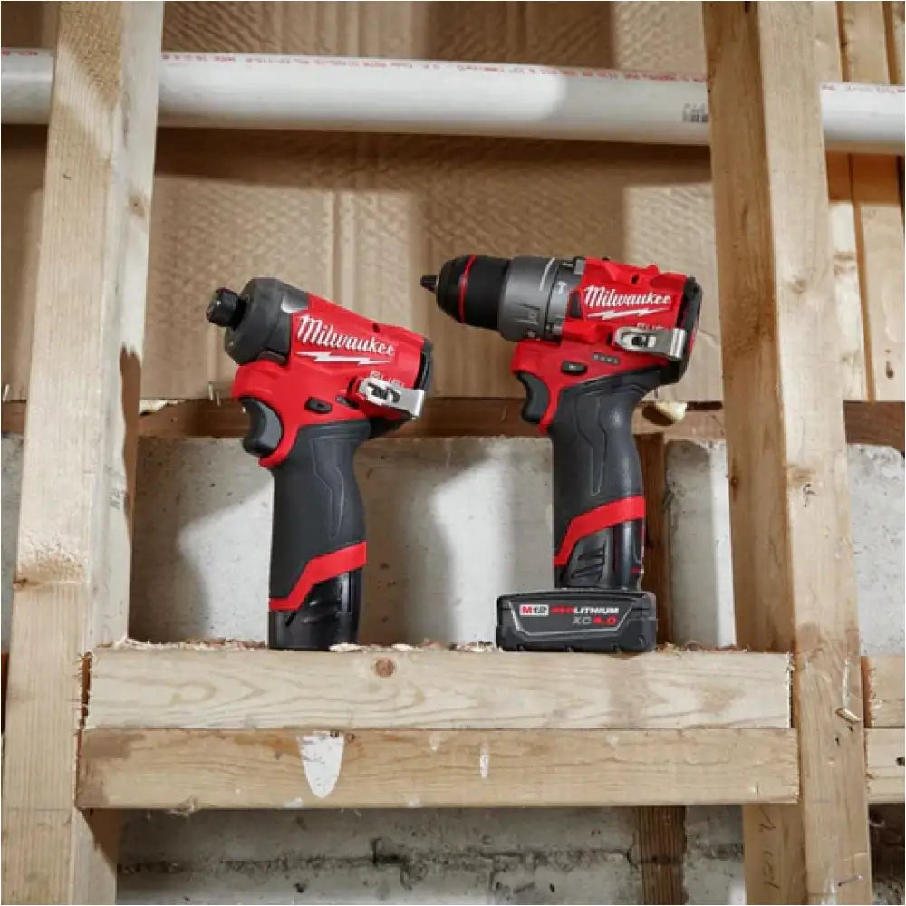 Kit de 2 Taladros Milwakee (Destornillador y de Impacto) 3497-22