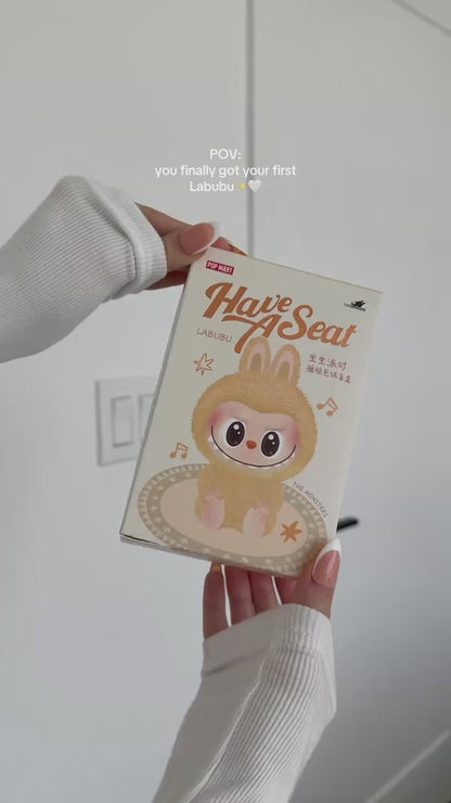 LABUBU: SERIE EN EL OCEANO